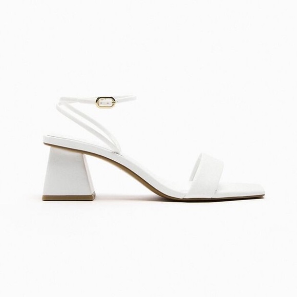 NWT. Zara White Wide Heel Sandals - Picture 1 of 9